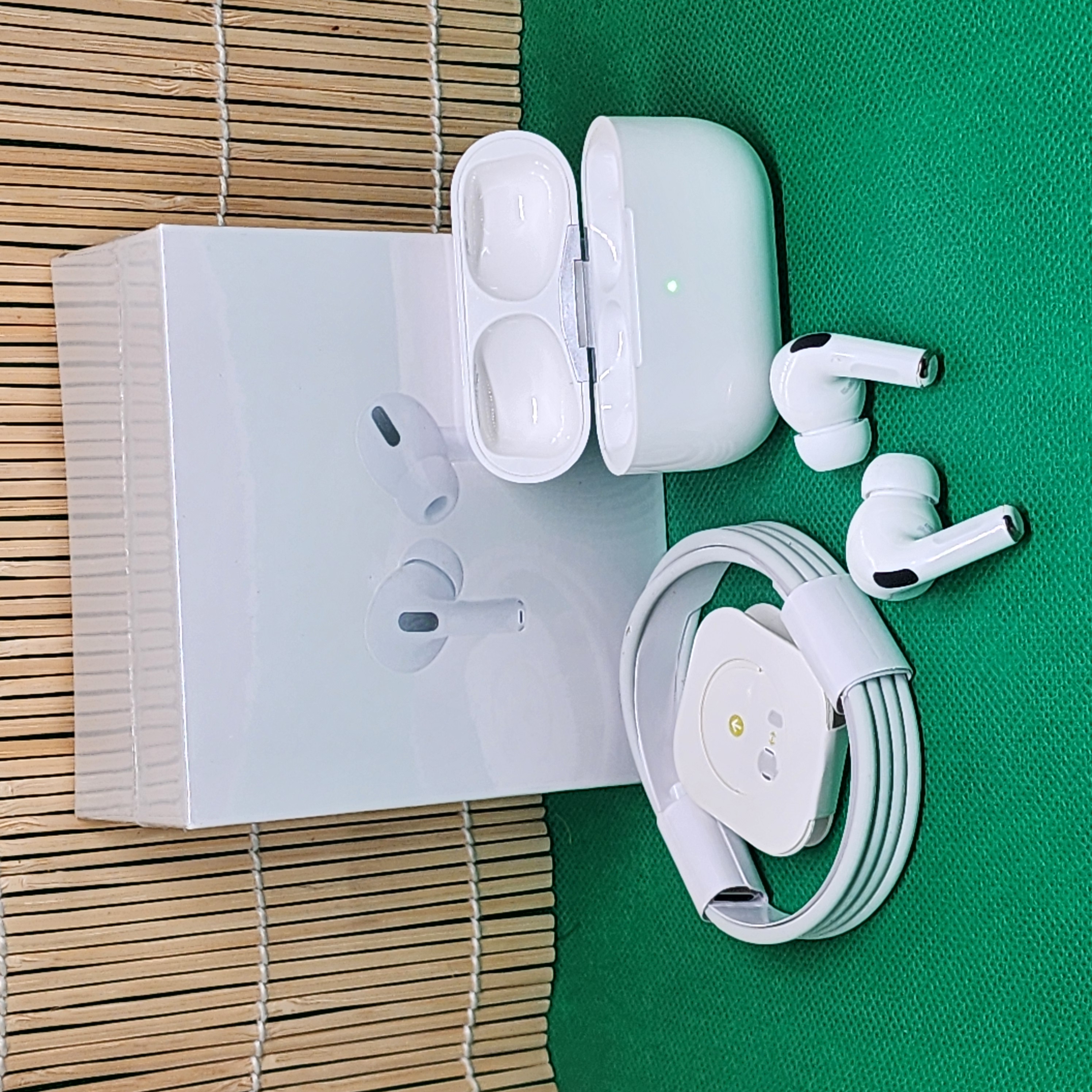 Apple airpods pro 