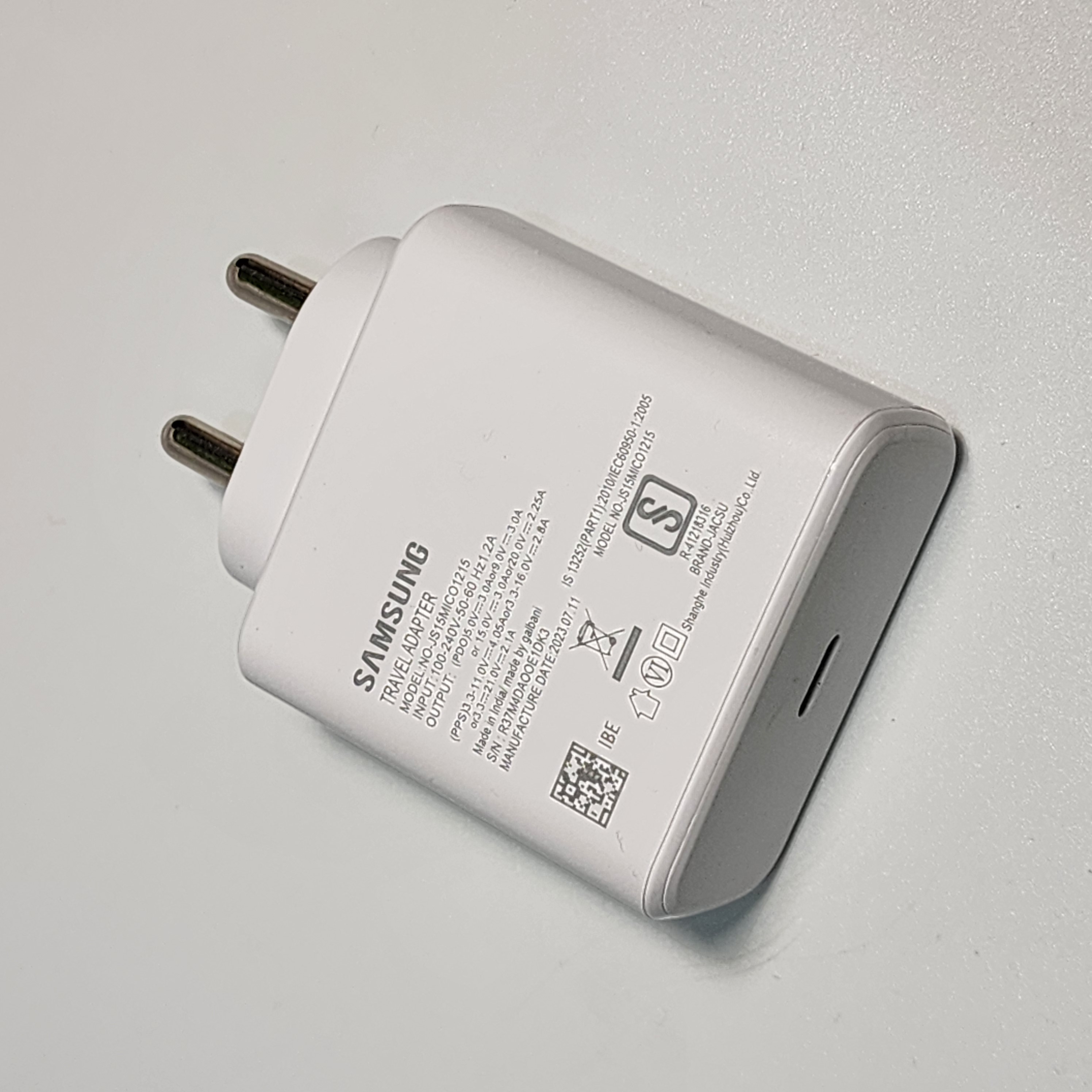 <p>Samsung original 45w Charger &nbsp;</p>'s Image Missing'